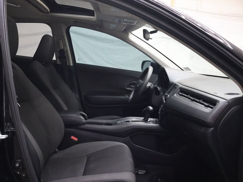Used 2022 Honda HR-V EX image 9