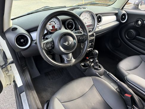 Used 2011 MINI Cooper Hardtop FWD image 17