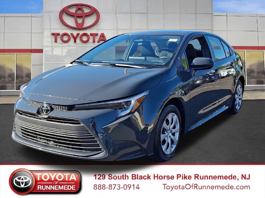 Certified 2026 Toyota Corolla LE FWD image 3