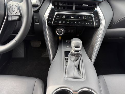 Used 2023 Toyota Venza XLE AWD/4WD image 20