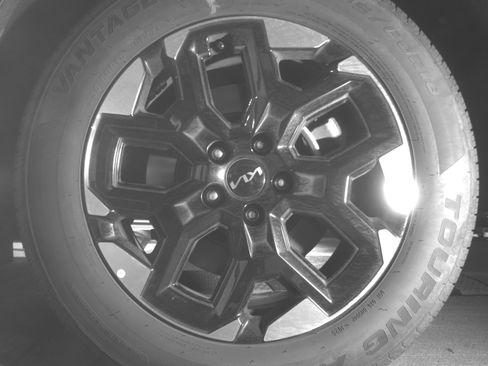 Used 2024 Kia Sorento S image 14