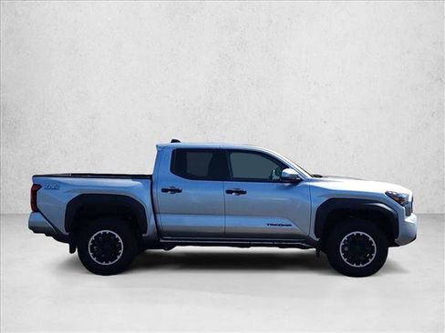 Certified 2024 Toyota Tacoma TRD Off-Road w/ TRD Off Road Upgrade Package AWD/4WD image 4