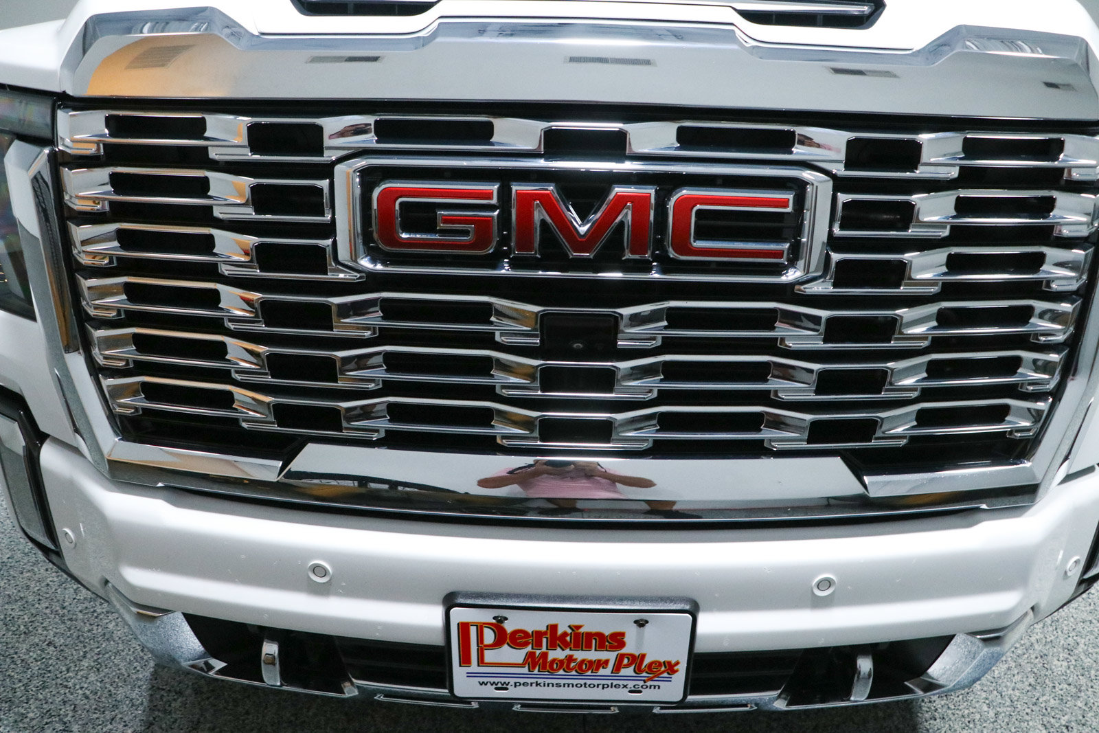 Used 2024 GMC Sierra 2500 Denali w/ Denali Reserve Package AWD/4WD image 4