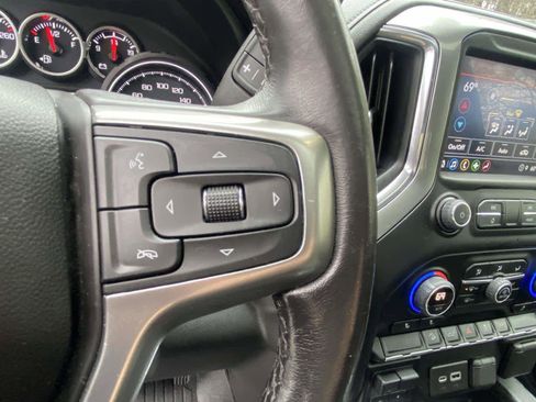 Used 2022 Chevrolet Silverado 1500 LT Trail Boss w/ Convenience Package II AWD/4WD image 19