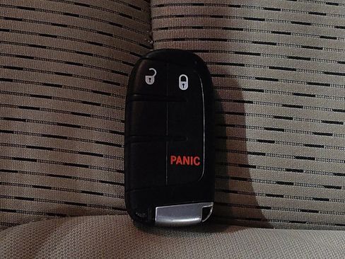 Used 2018 Dodge Journey SXT w/ Connectivity Group image 32