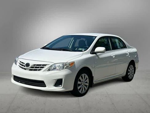 Used 2013 Toyota Corolla LE FWD image 1