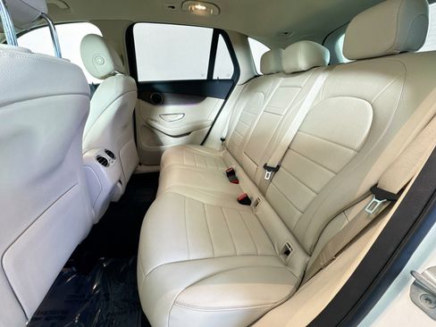 Used 2021 Mercedes-Benz GLC 300 image 22