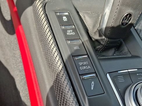 Used 2019 Maserati Levante Trofeo AWD/4WD image 25