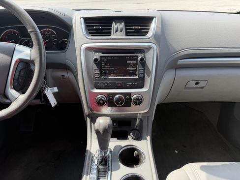 Used 2013 GMC Acadia SLE FWD image 20
