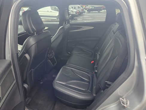 Used 2020 Lincoln Nautilus Premier w/ Equipment Group 101A image 10