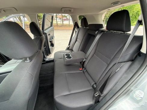 Used 2024 Nissan Rogue S FWD image 18