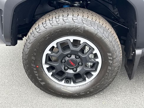 New 2026 Toyota Tacoma TRD Off-Road AWD/4WD image 5