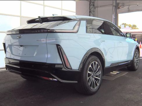 Used 2024 Cadillac Lyriq Sport AWD/4WD image 47