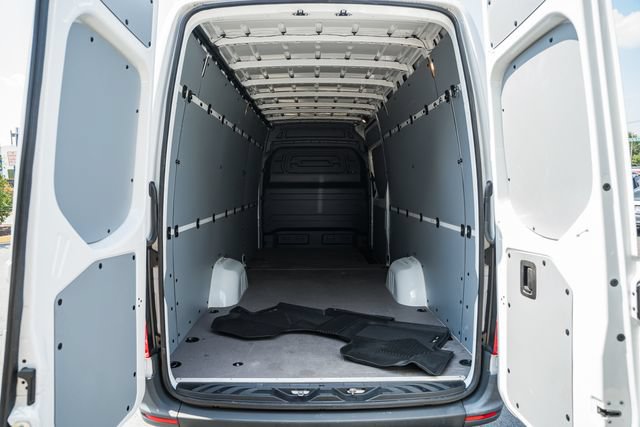 Used 2024 Mercedes-Benz Sprinter 2500 image 10