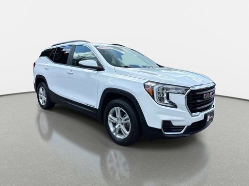 Used 2023 GMC Terrain SLE w/ Driver Convenience Package AWD/4WD image 2