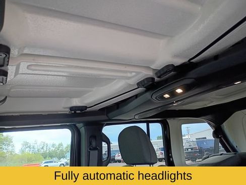 Used 2024 Jeep Wrangler Unlimited Rubicon AWD/4WD image 18