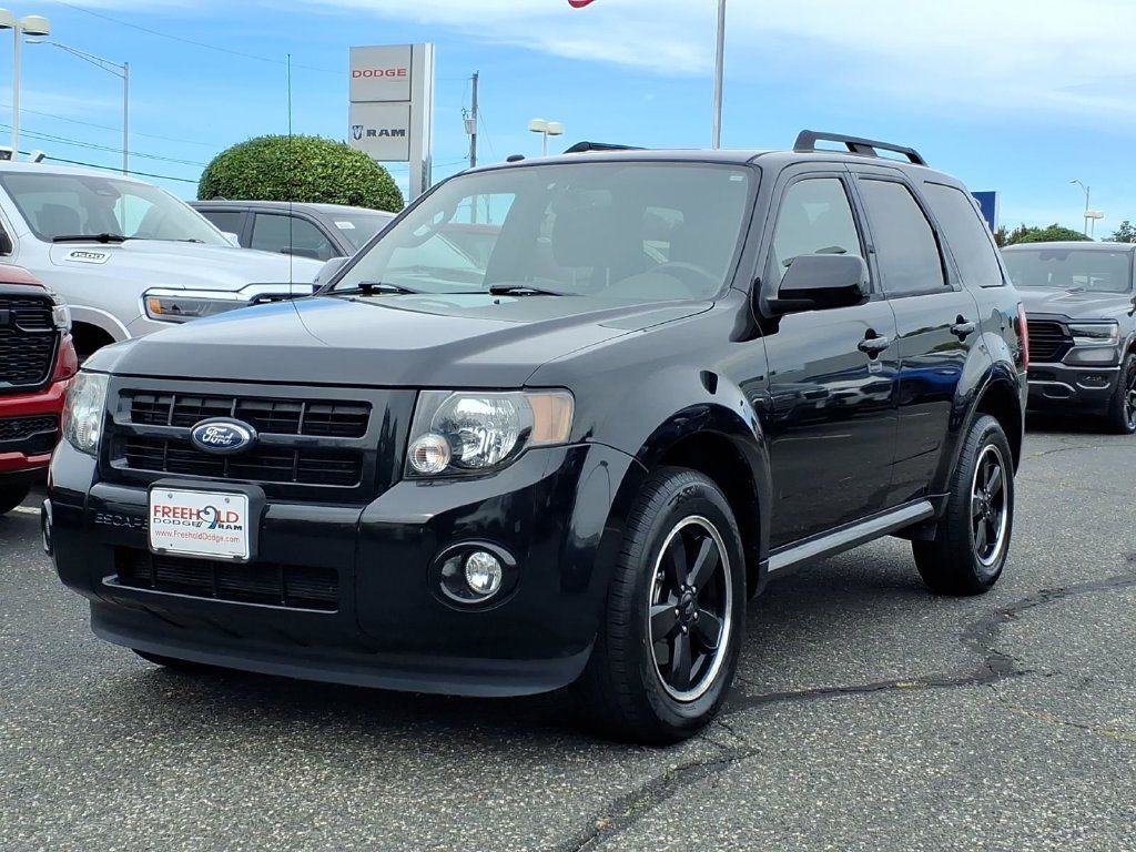 Used 2011 Ford Escape XLT w/ 201A Rapid Spec Order Code FWD image 3