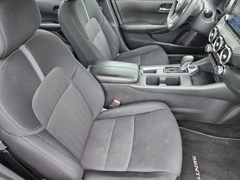 Used 2024 Nissan Sentra SV image 17