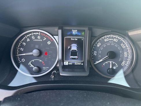 Used 2023 Toyota Tacoma TRD Off-Road AWD/4WD image 12