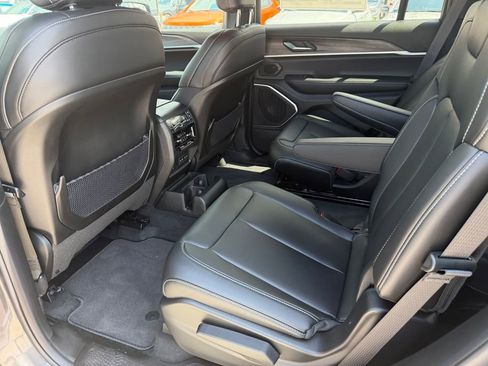New 2026 Jeep Grand Cherokee L Limited RWD image 9