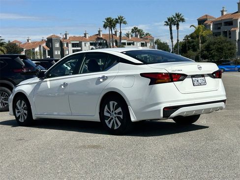 Used 2025 Nissan Altima 2.5 S image 2