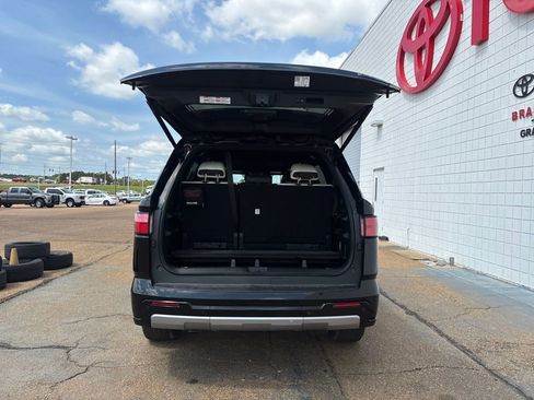 Used 2025 Toyota Sequoia Capstone AWD/4WD image 33