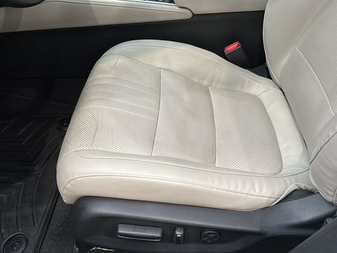 Certified 2018 Honda Accord Touring image 15