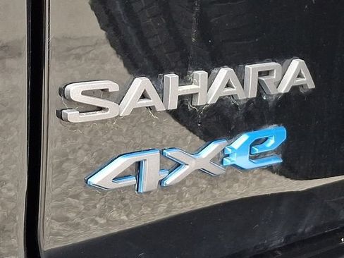Used 2025 Jeep Wrangler Unlimited Sahara AWD/4WD image 32
