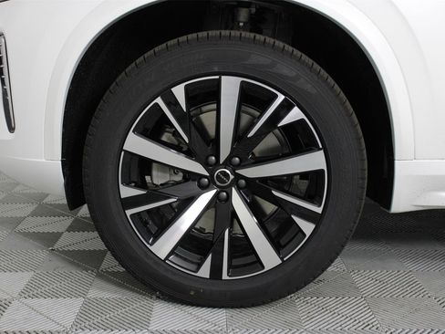 New 2026 Volvo XC90 B5 Core image 13