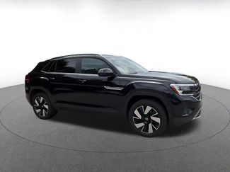 Used 2025 Volkswagen Atlas Cross Sport SE FWD video 2