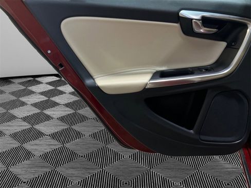 Used 2015 Volvo S60 T5 Premier image 19