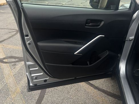 Used 2025 Toyota Corolla Cross LE image 20