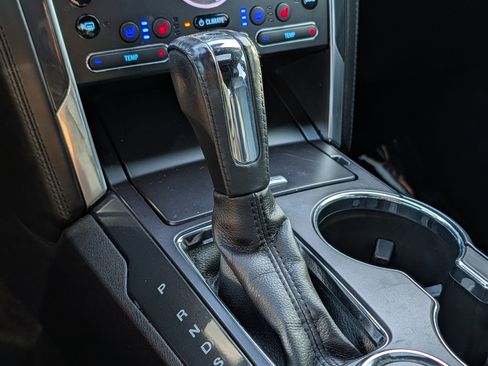 Certified 2018 Ford Explorer Platinum AWD/4WD image 35