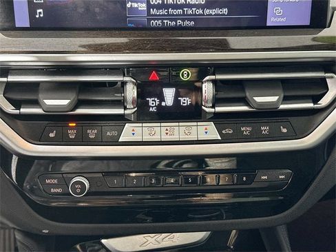 Used 2024 BMW X4 xDrive30i image 15