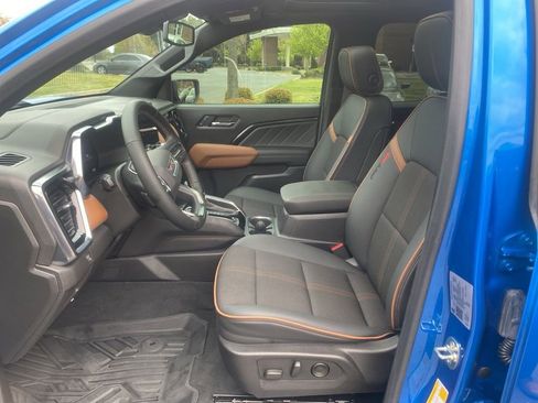 Used 2024 GMC Canyon AT4 w/ Technology Package image 12