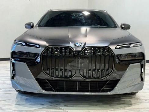 Used 2025 BMW 760i xDrive w/ Executive Package AWD/4WD image 53