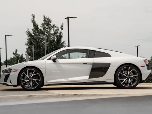 Certified 2023 Audi R8 V10 performance w/ Premium Package RWD image 6