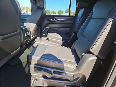 Used 2024 GMC Yukon XL Denali image 25