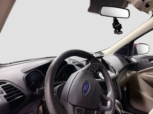 Used 2018 Ford Escape SE w/ SE Sync 3 Package FWD image 6