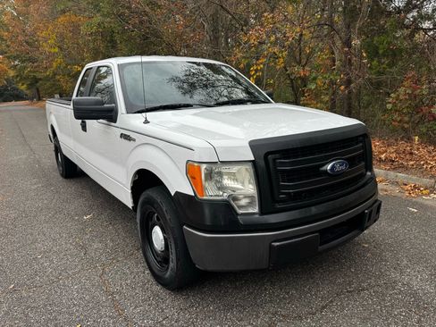 Used 2014 Ford F150 XL w/ Trailer Tow Package image 5