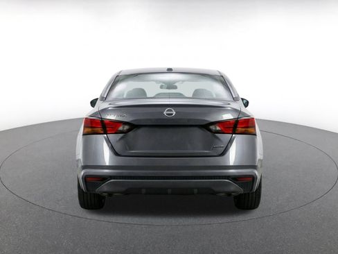 Used 2025 Nissan Altima 2.5 SV FWD image 6