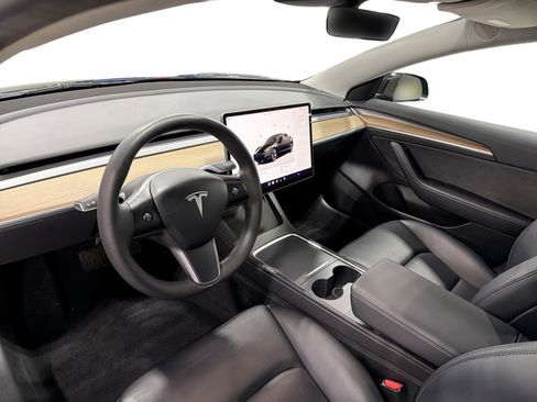 Certified 2023 Tesla Model 3 Standard Range RWD image 9