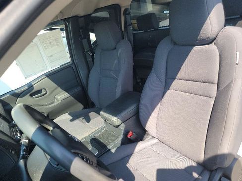 Used 2022 Nissan Frontier S w/ Technology Package RWD image 18