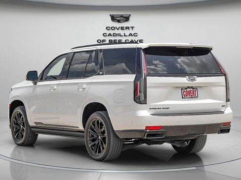 Used 2024 Cadillac Escalade Sport Platinum w/ LPO, ONYX Package image 8
