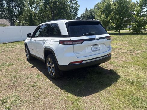 New 2026 Jeep Grand Cherokee Limited AWD/4WD image 8