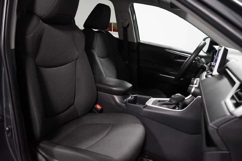 Certified 2025 Toyota RAV4 XLE FWD image 28