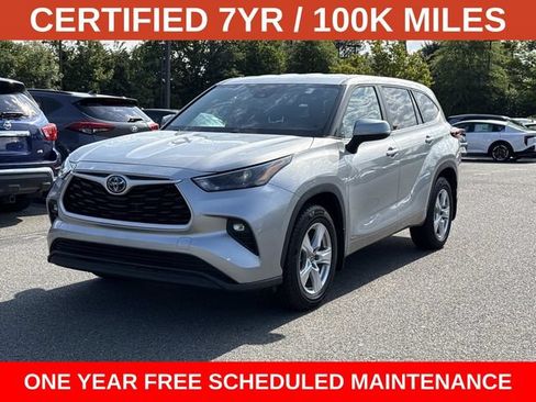 Used 2024 Toyota Highlander LE AWD/4WD image 5