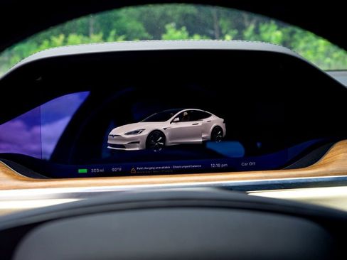 Used 2023 Tesla Model S Standard Range AWD/4WD image 16