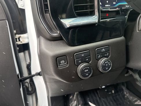 Used 2025 Chevrolet Silverado 3500 LT image 13