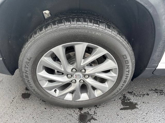 Used 2025 Buick Enclave Preferred FWD image 6